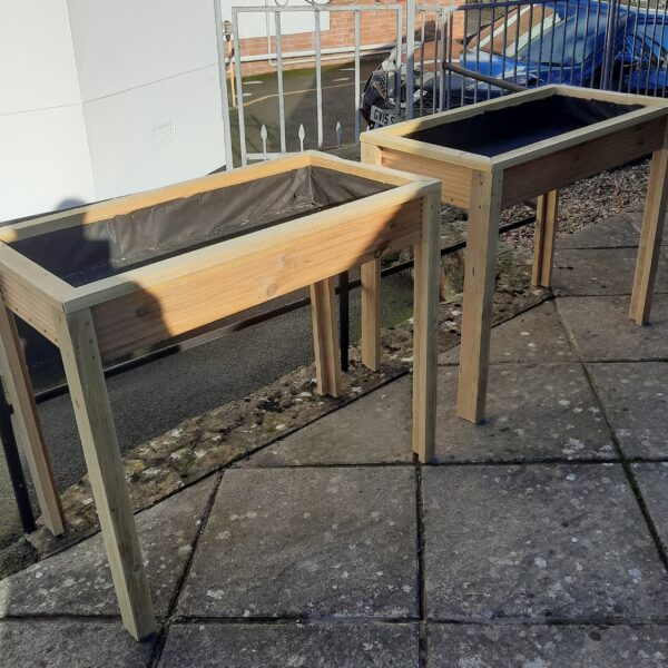 garden-trough-with-wheelchair-access